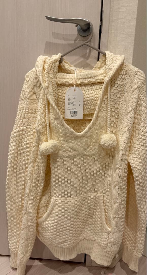 ケーブルDDロゴVネックニットフーディ