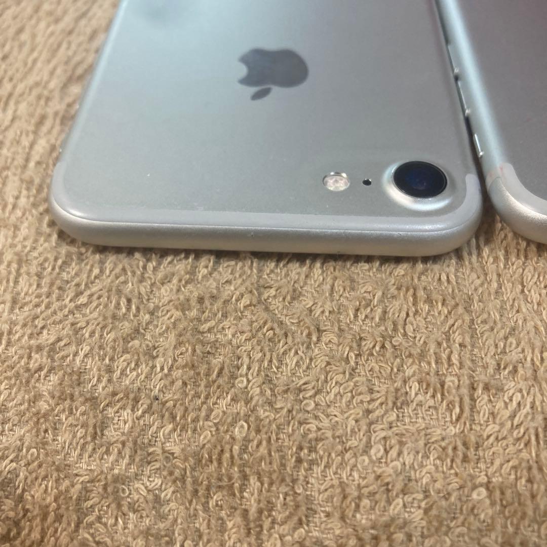 にんにん　iPhone7 32GBシルバー