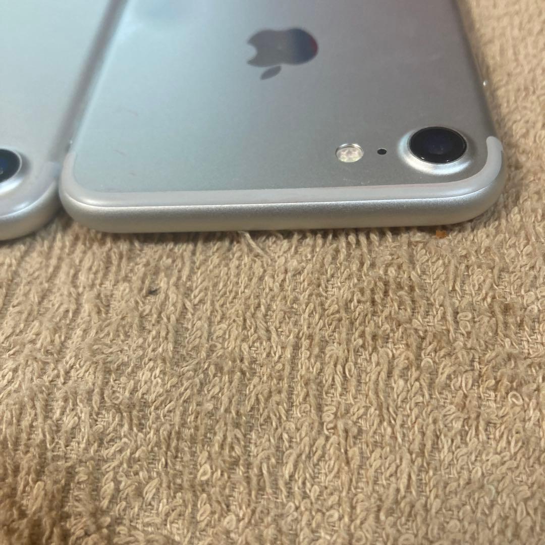 にんにん　iPhone7 32GBシルバー