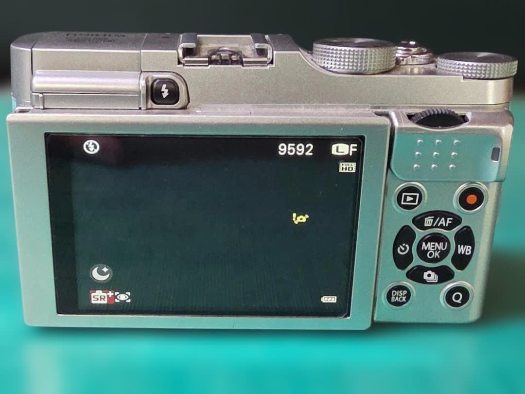 富士フィルム X-A2 ミントグリーン 超希少カラー