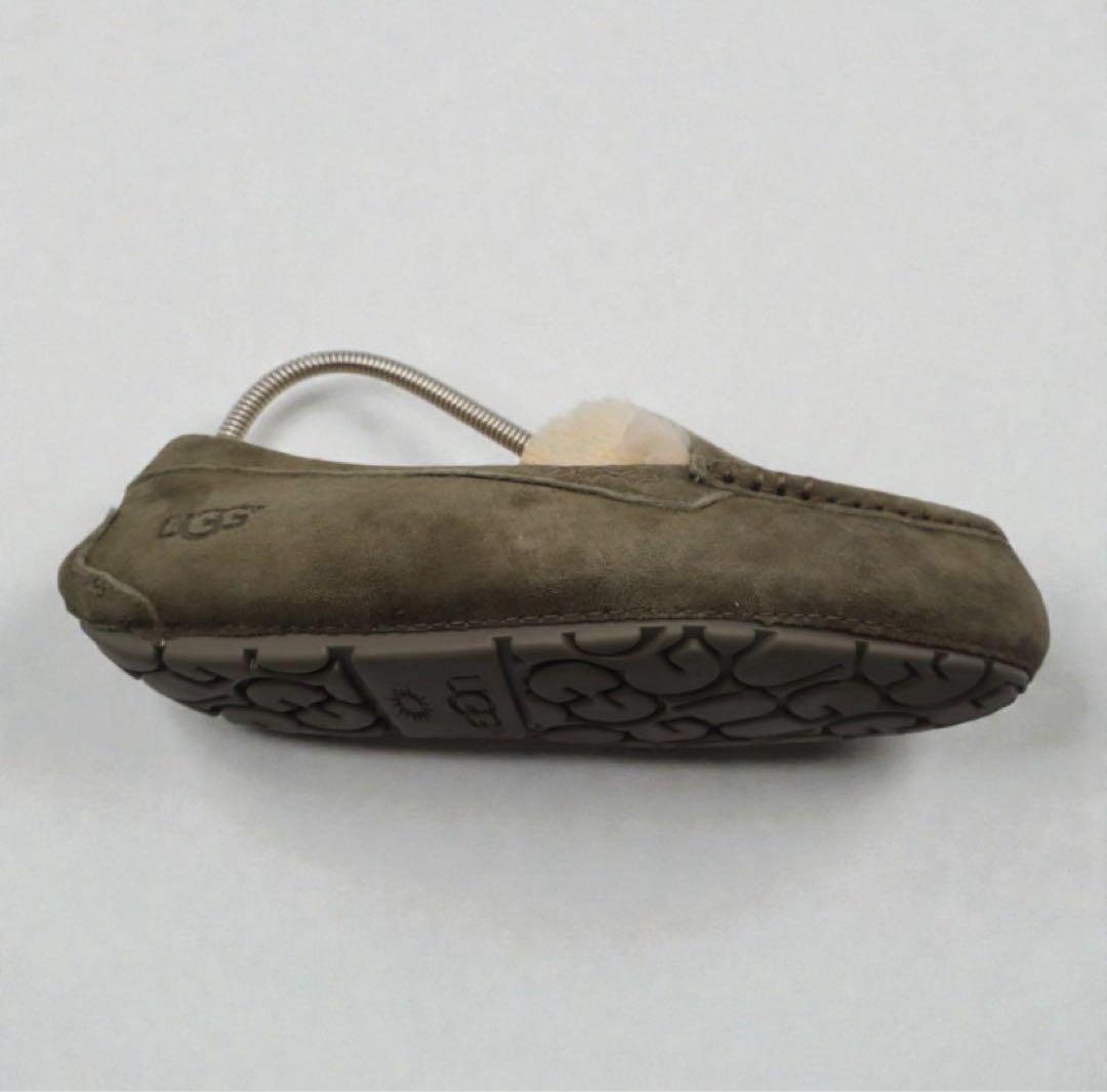 新品同様　UGG モカシン　アンスレー　Ansley カーキ