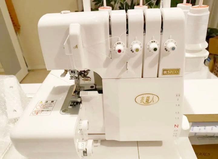 【正規/新品未使用】二本針4本糸ロックミシン/衣縫人
