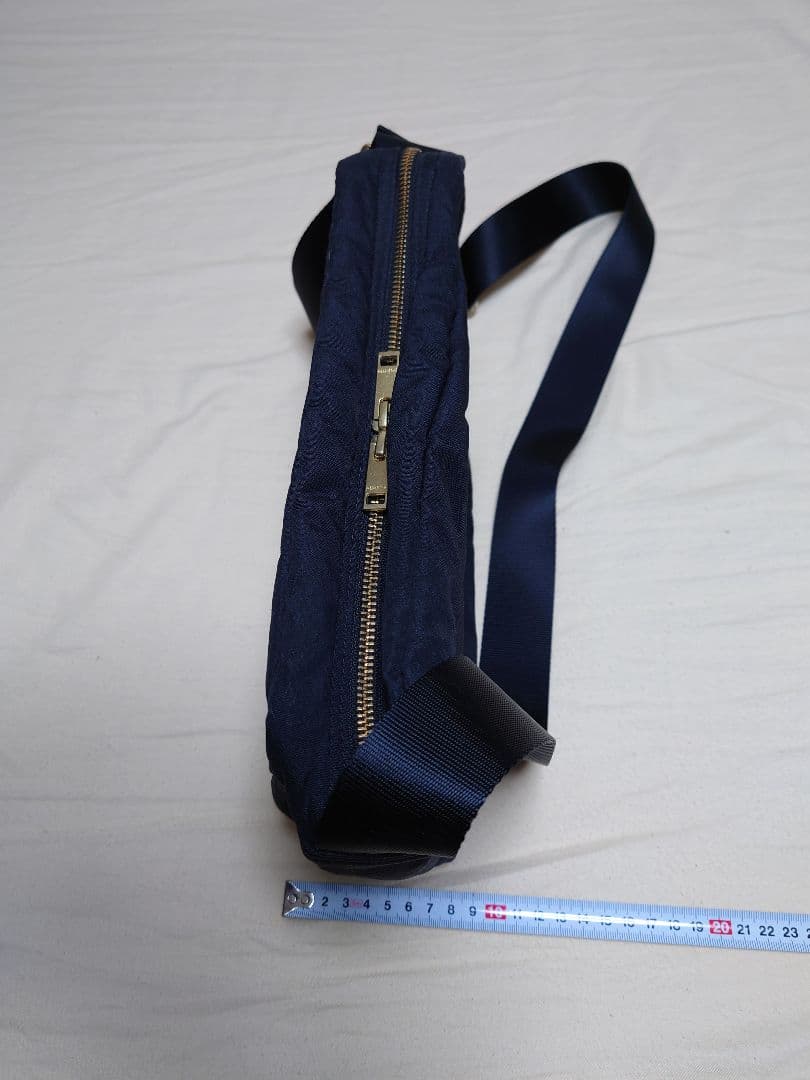 ポーター ブラック ショルダーバッグ　使いやすいサイズ