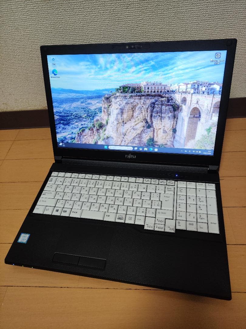富士通 LIFEBOOK A579/BX Core i5ノート