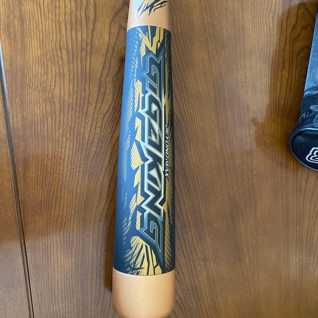 ギガキング　 軟式バット 黒金装飾