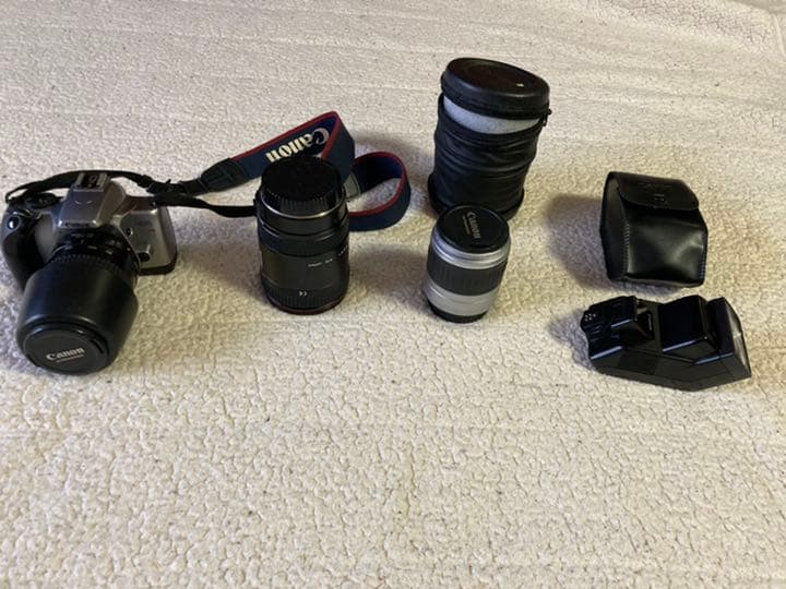 Canon EOS KISSとレンズ、ストロボ