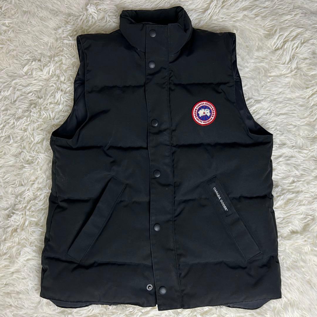 【極美品・最高級】カナダグース ワッペン刺繍ロゴ ダウンベスト ブラック 黒