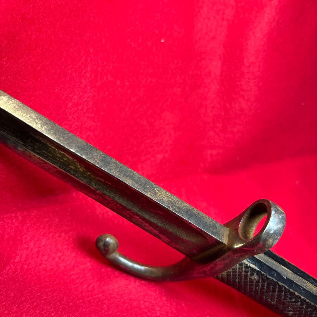 旧日本軍　銃剣　実物　菊紋　刻印　切断　刃引き　済み　大型　付剣装置動作良好