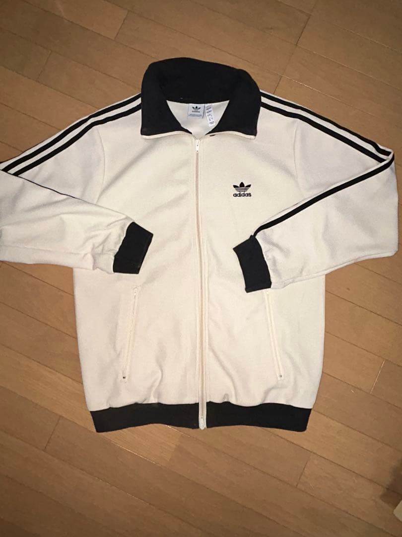 adidas ワッフルトラックジャケット
