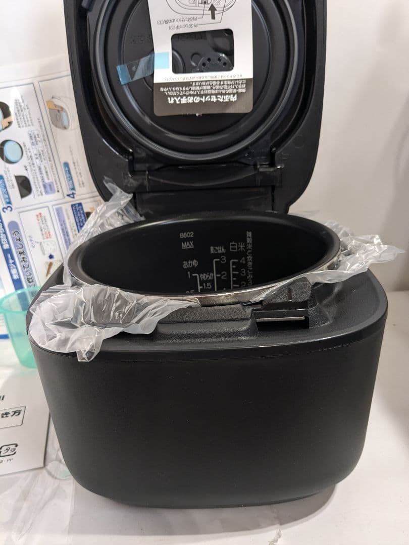 【未使用】象印マホービン 炊飯器 4合炊き 炎舞炊き 濃墨 NW-US07-BZ