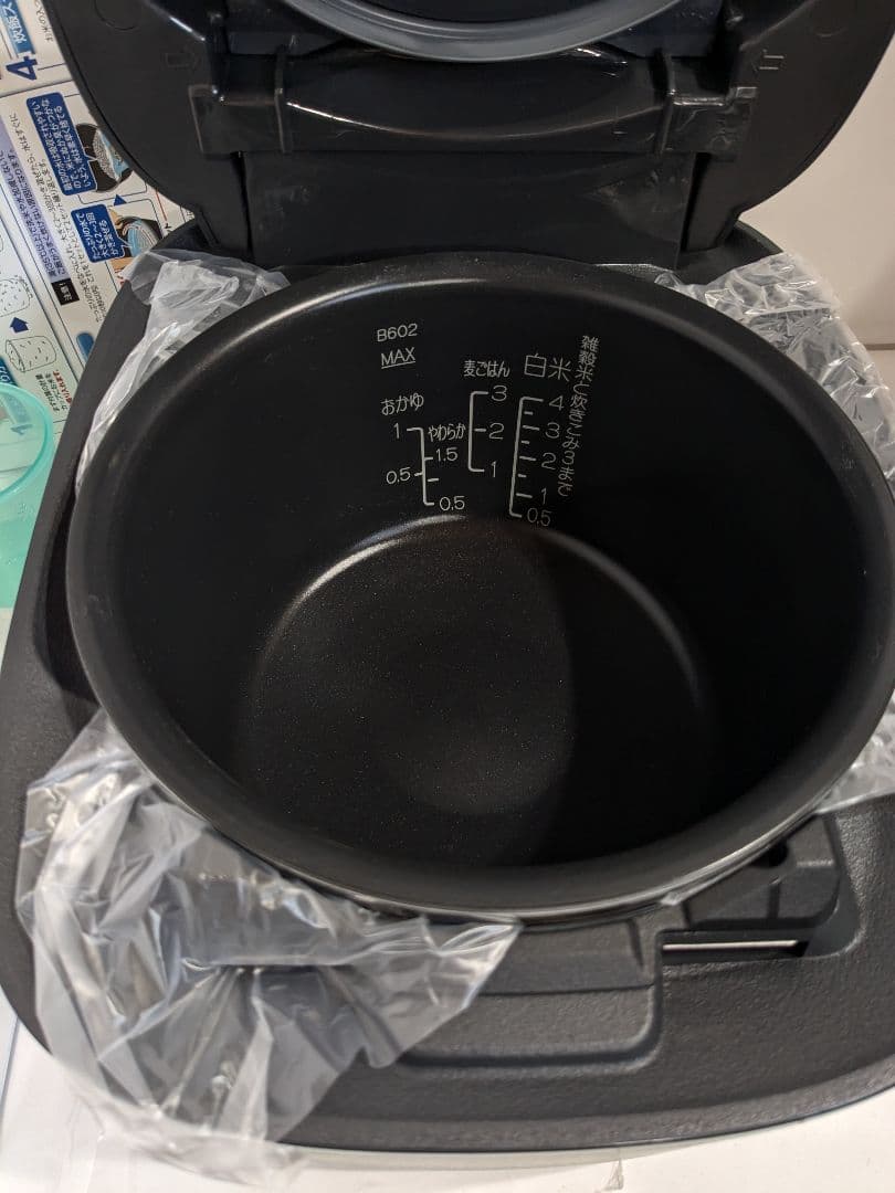 【未使用】象印マホービン 炊飯器 4合炊き 炎舞炊き 濃墨 NW-US07-BZ