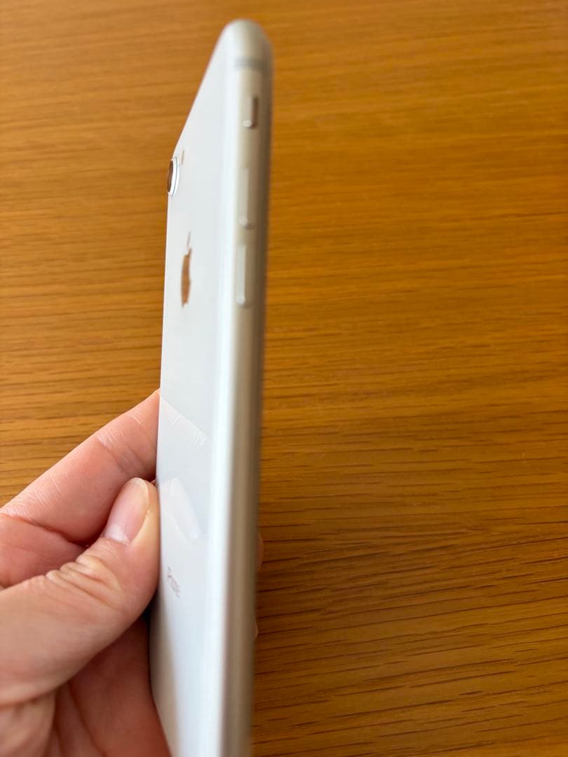 美品 iPhone8 64GB シルバー