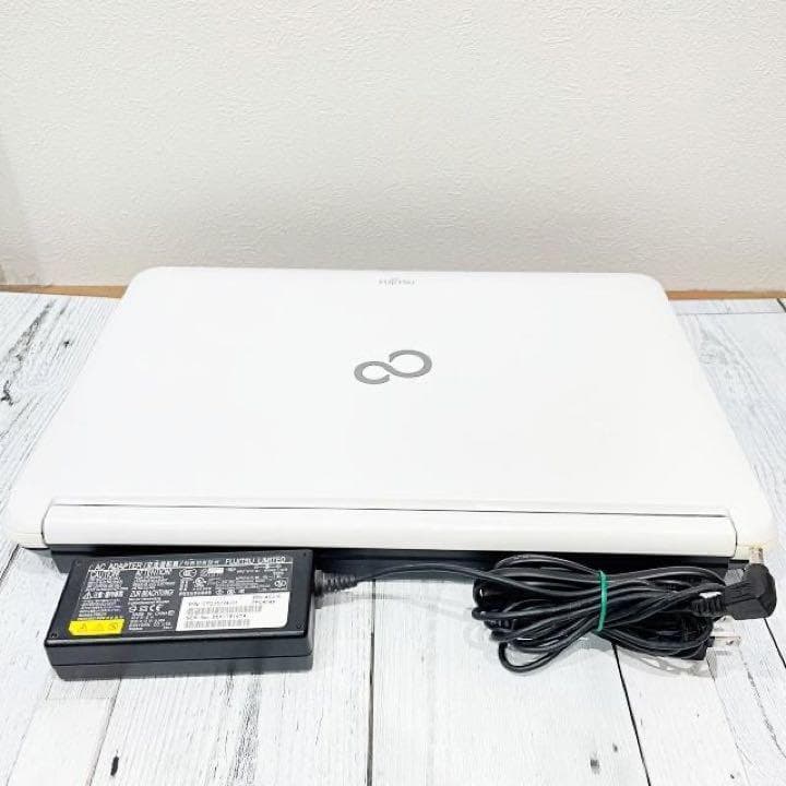 【限定1台】カメラ付き/大容量640GB/i3/最新Win10/富士通ノートPC