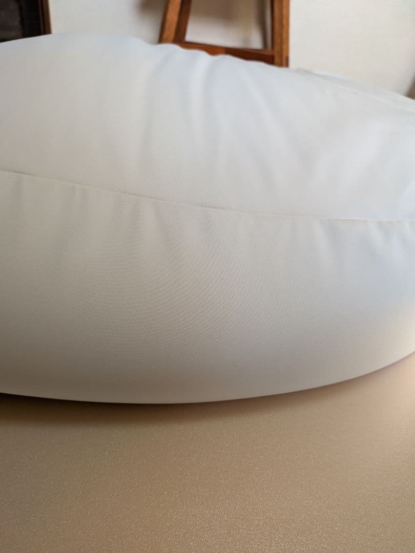 美品　おやすみたまご　授乳クッション