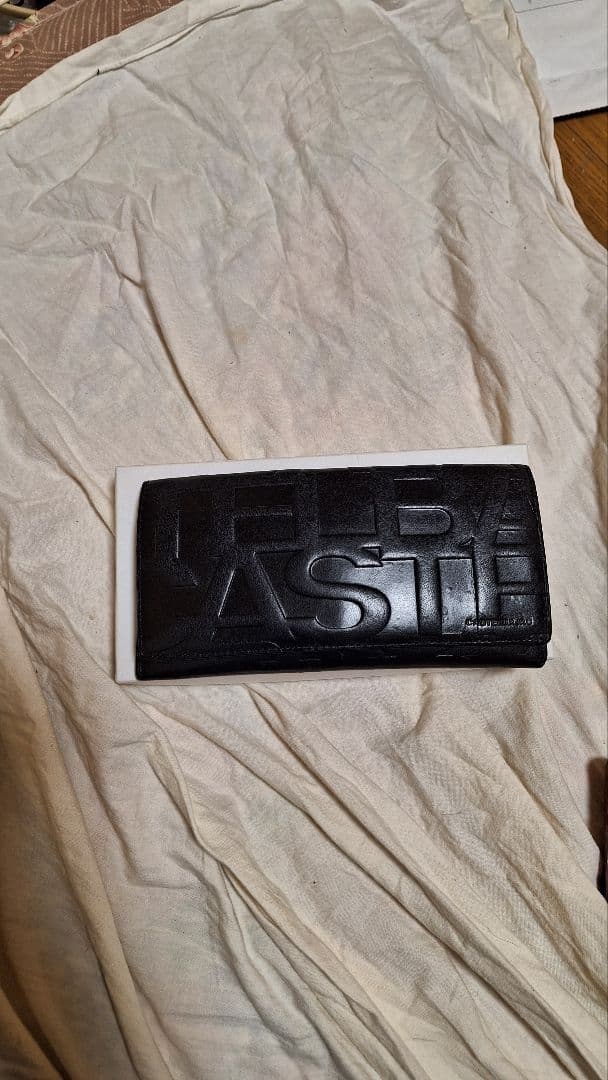 新品未使用カステルバジャック長財布 おまけ中古カステルバジャック長財布