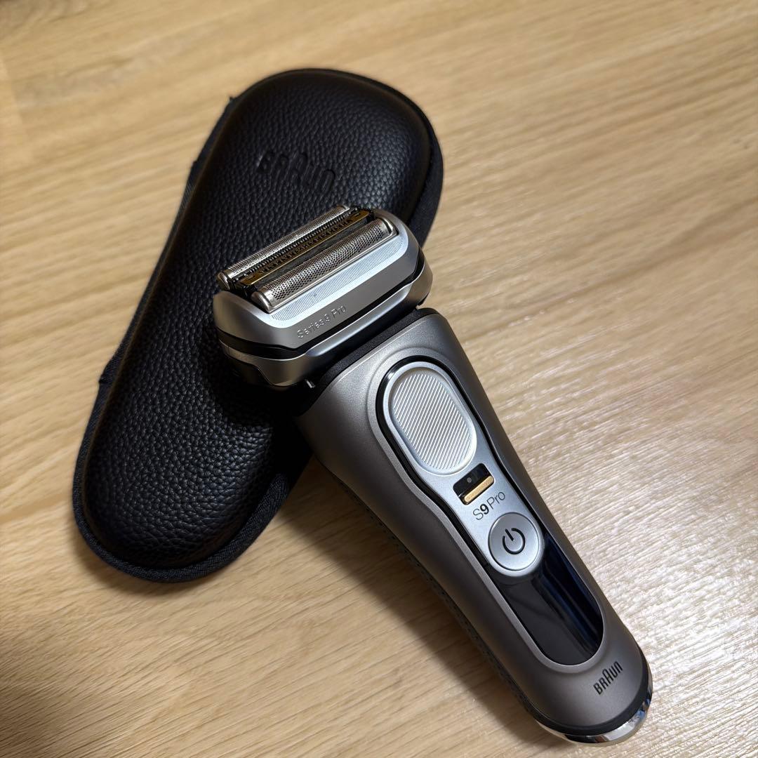 Braun Series 9 Pro メンズ電気シェーバー 替え刃付き