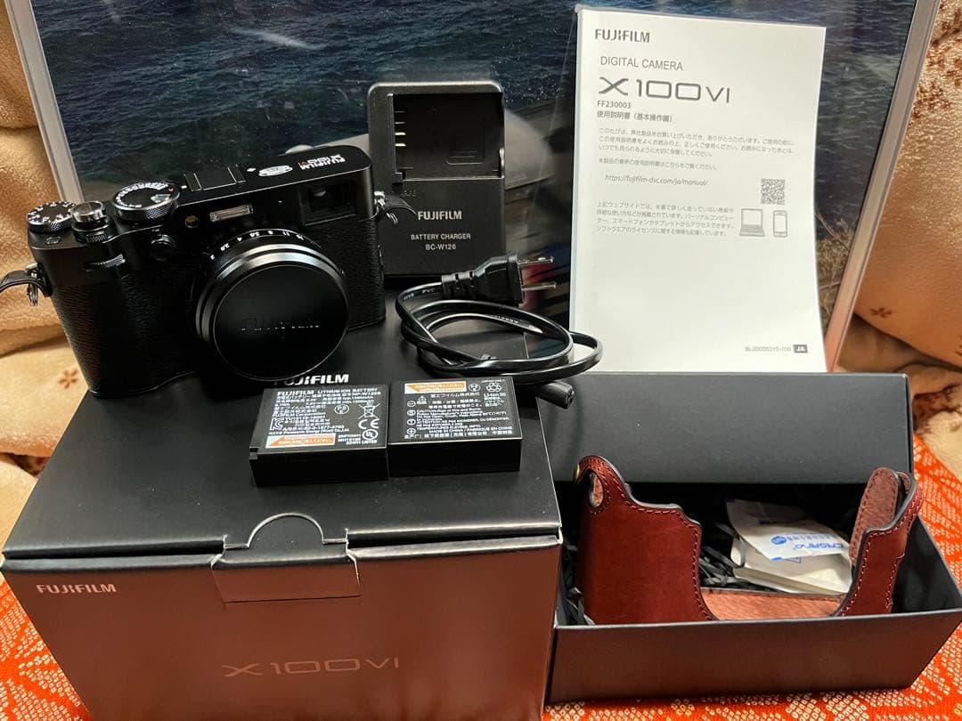 富士フイルムX100VI 付属品多数　1000ショット 保証書　元箱他