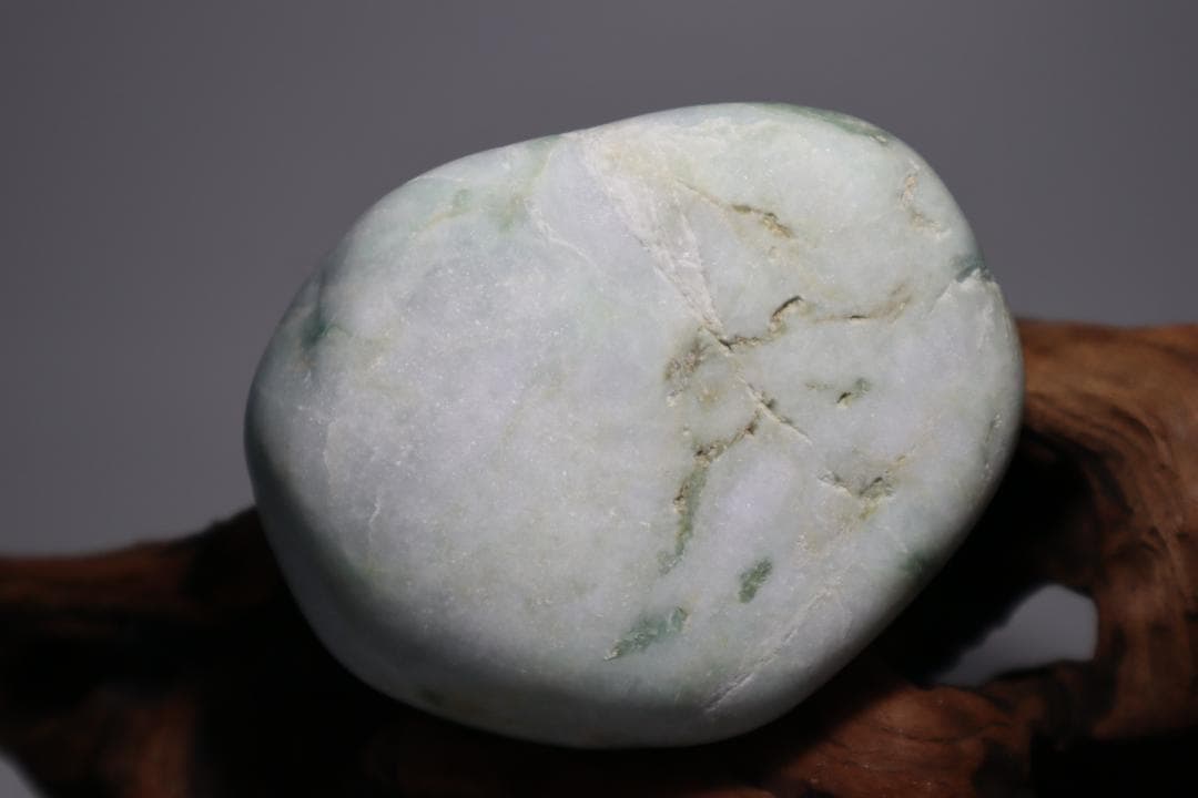 糸魚川翡翠原石【海岸】394g