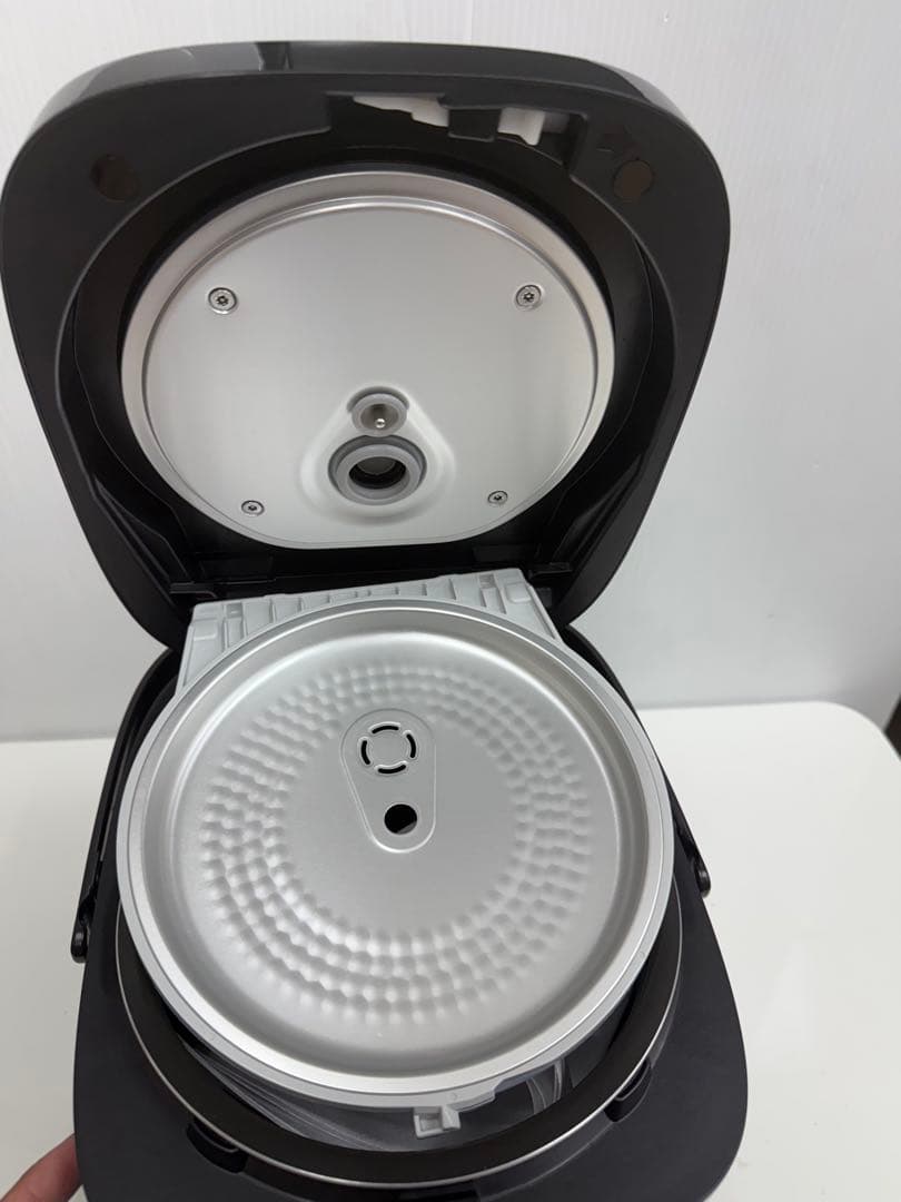 Panasonic IH 炊飯器 SR-FE101 ブラック 2024年製