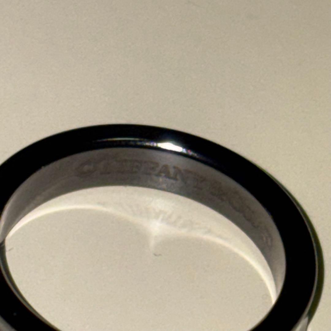 ティファニー　ブラックチタンナローリング1837