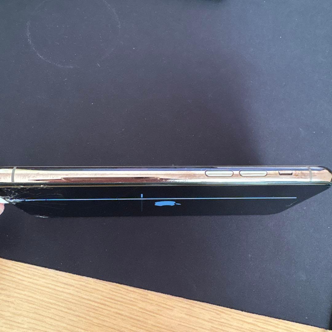 iPhone 64GB ひび割れあり