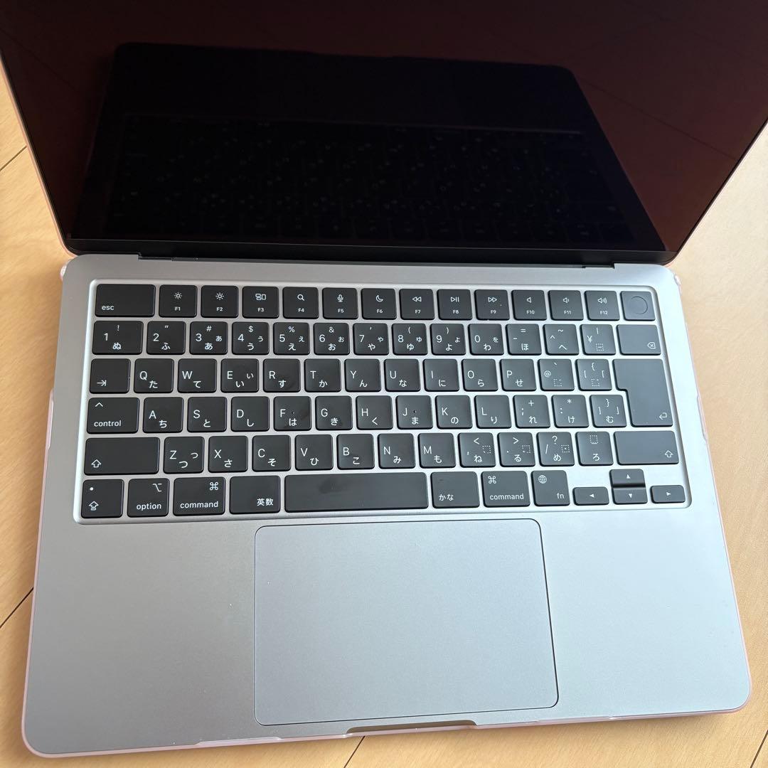 【美品】Apple MacBook Air M2チップ256GB　スペースグレイ