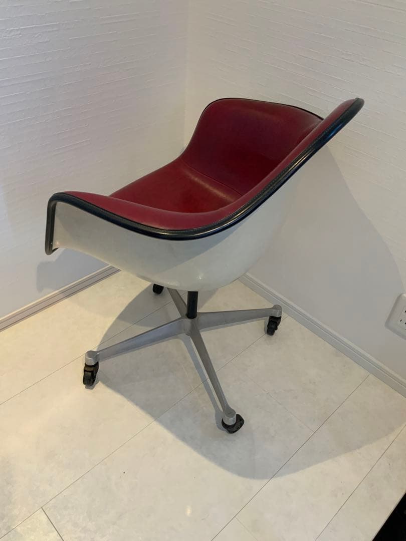 ハーマンミラー　アームシェルチェア　イームズ　キャスターベース