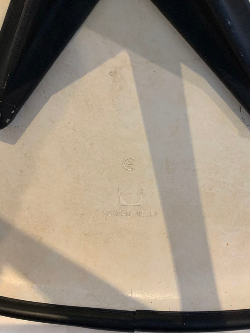 ハーマンミラー　アームシェルチェア　イームズ　キャスターベース