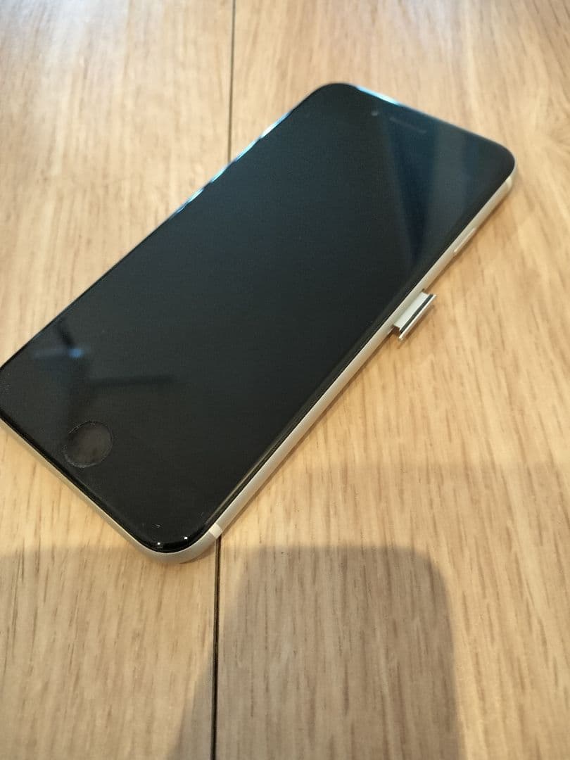 iPhone SE(第2世代 ) White 128GB 本体のみ