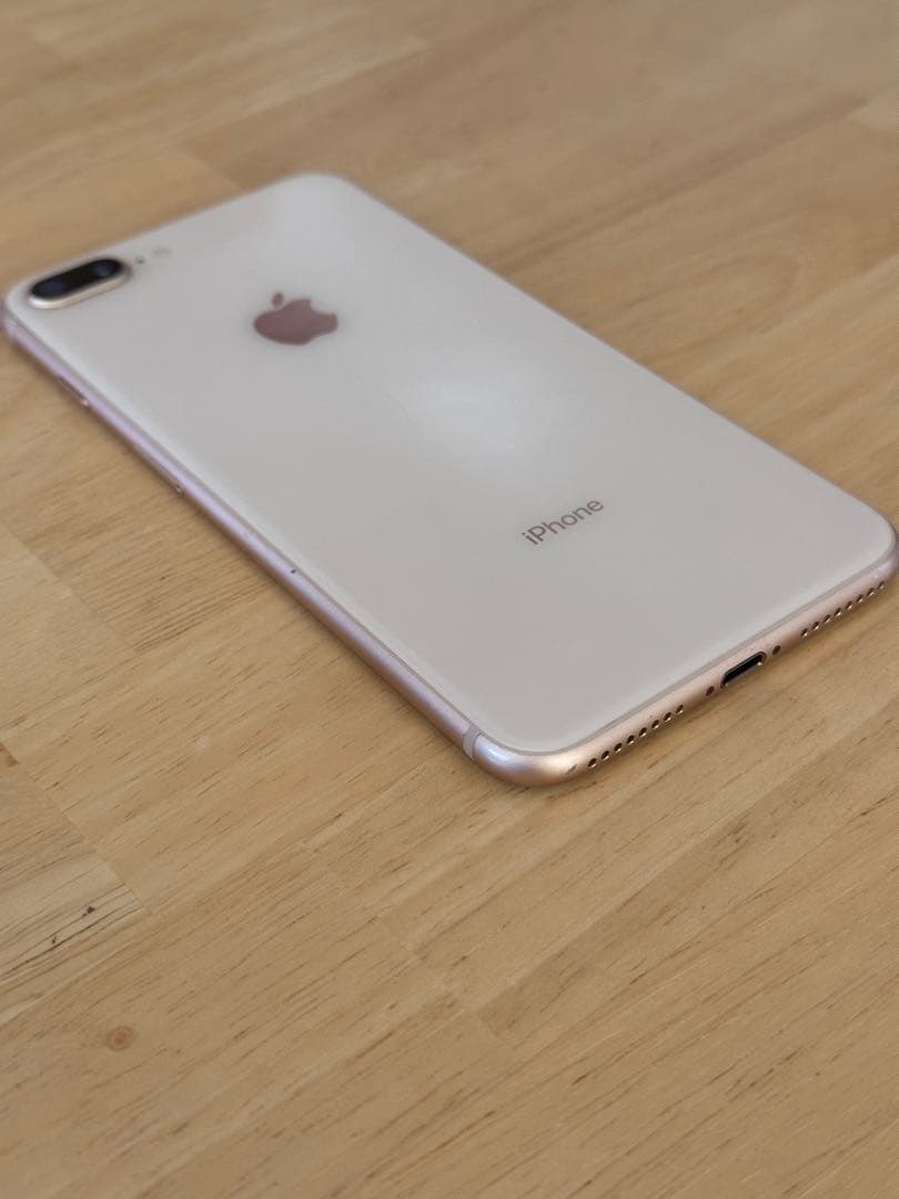 Apple iPhone 8 Plus 本体 SIMロックなし