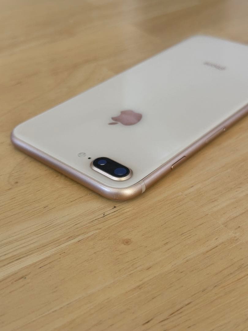 Apple iPhone 8 Plus 本体 SIMロックなし