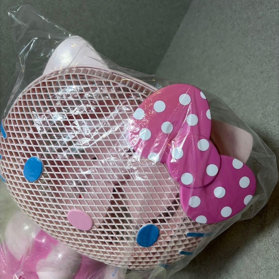 【新品未使用】 サンリオ ハローキティ パーソナル扇風機 水玉 リボン ピンク