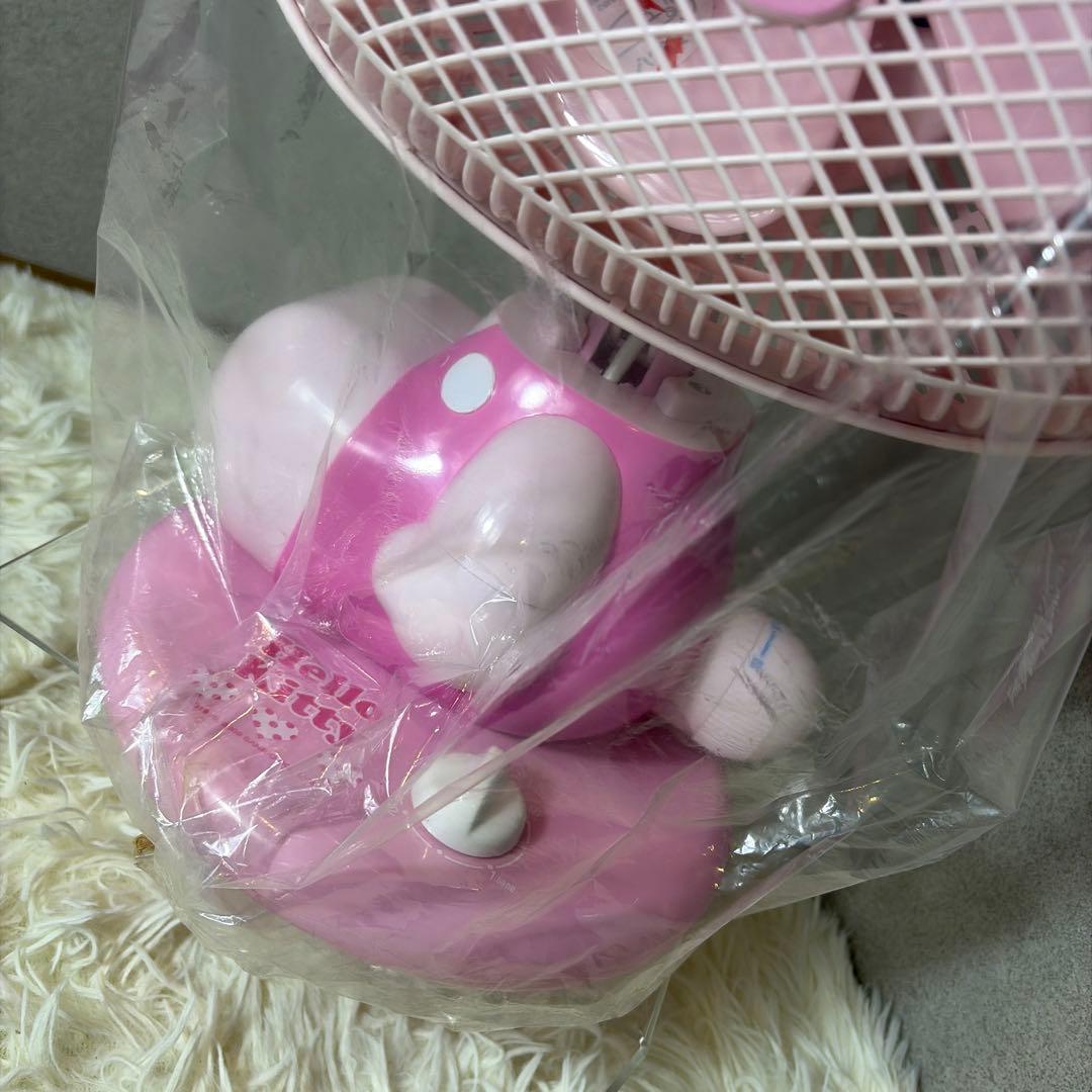 【新品未使用】 サンリオ ハローキティ パーソナル扇風機 水玉 リボン ピンク