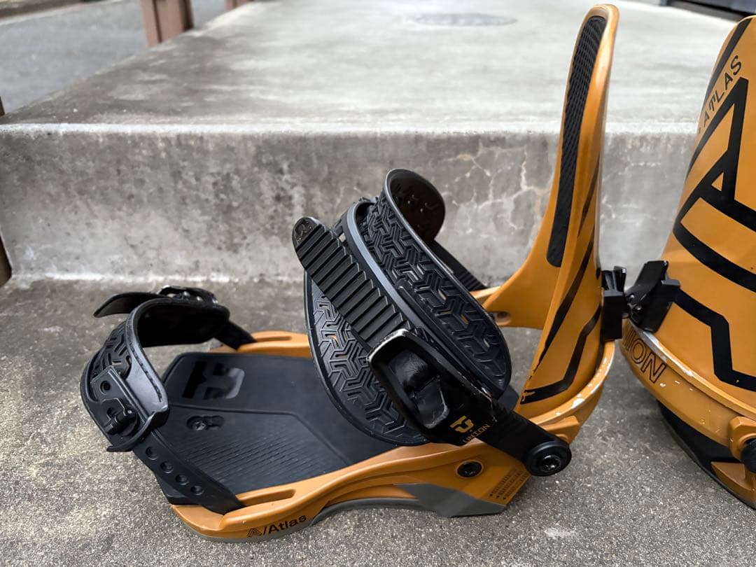 【値下げ不可】UNION ATLAS ビンディング ゴールド/ブラック 中古 M