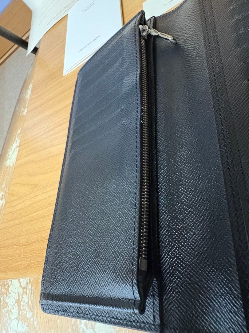 ルイヴィトン シュプリーム コラボ ポルトフォイユ ブラッザ 長財布 黒 エピ