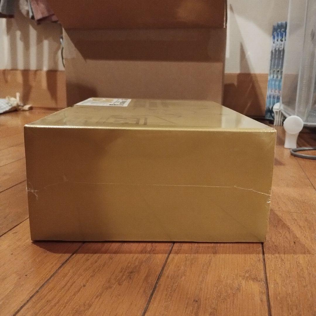 【未開封】ポケモンカード25周年ゴールデンボックス　中国語　海外版　ピカチュウ