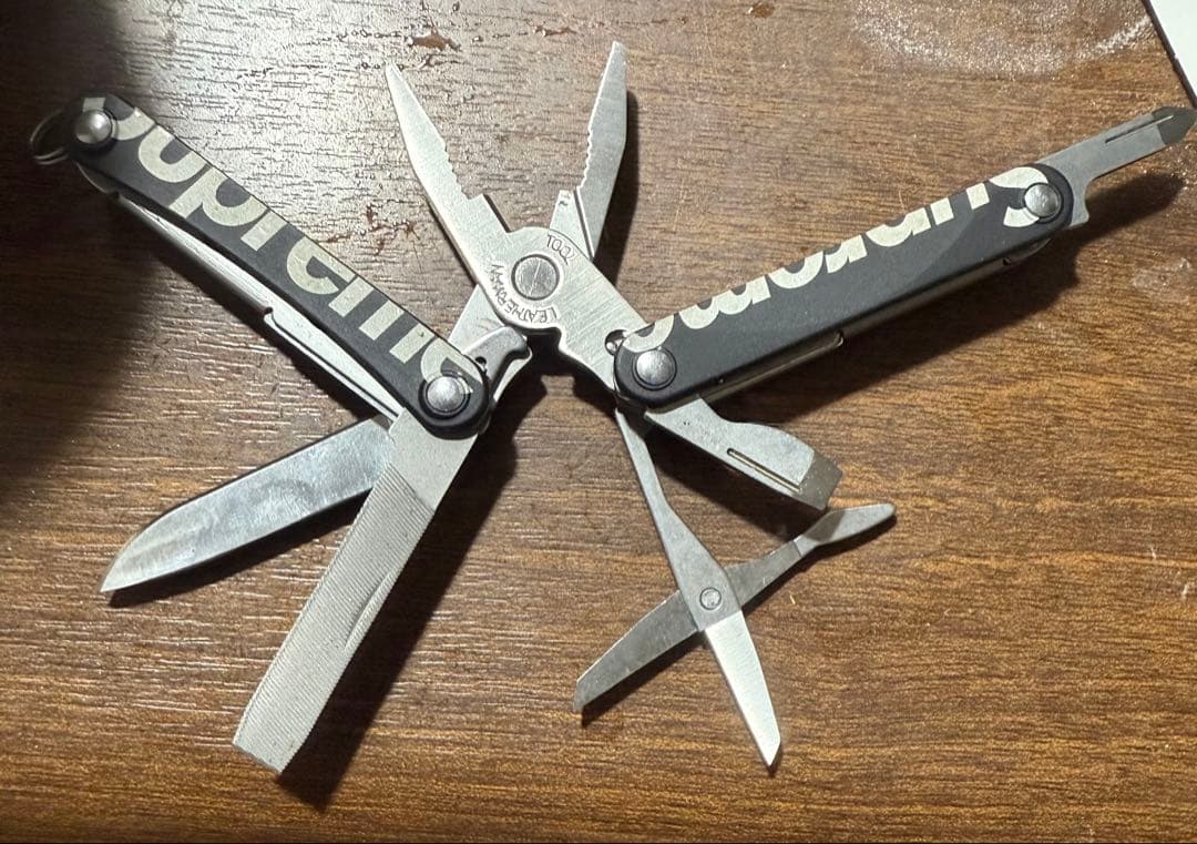 小物 Supreme/Leatherman Squirt PS4 Multitool