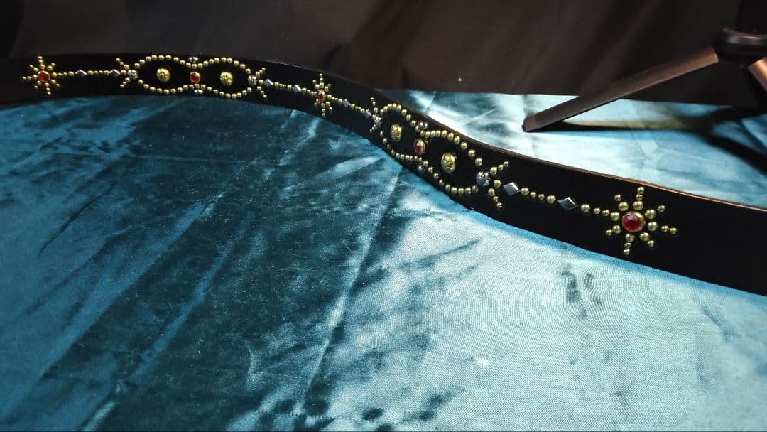 栃木レザー　ピーナッツインレイスタッズベルト　ブラック