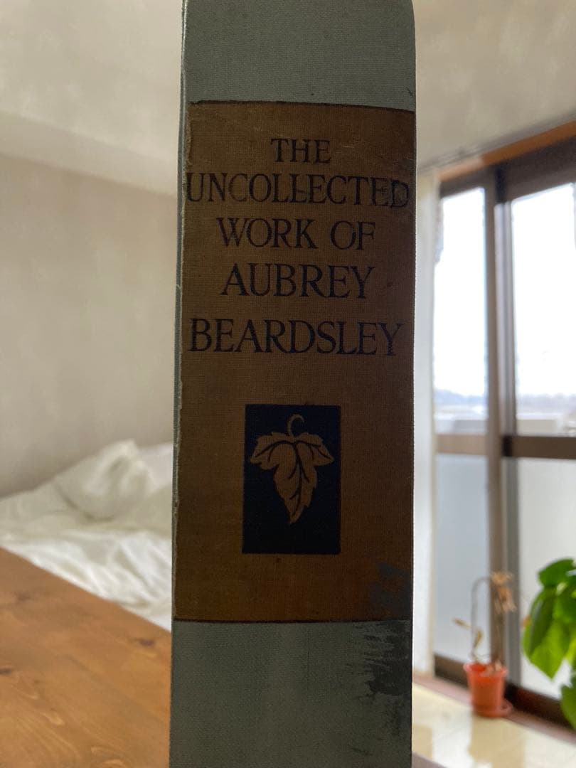 書 THE UNCOLLECTED WORK OF AUBREY BEARDSLEY
