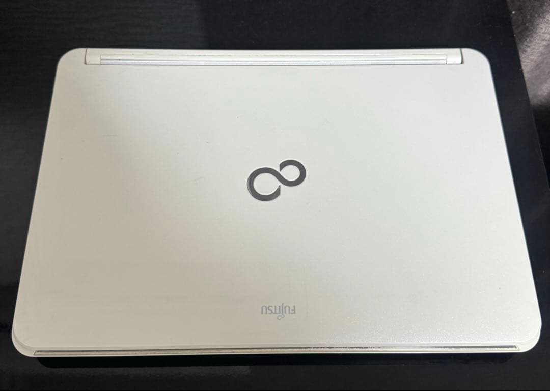 Fujitsu Lifebook AH550/5B 本体 ACアダプター付き