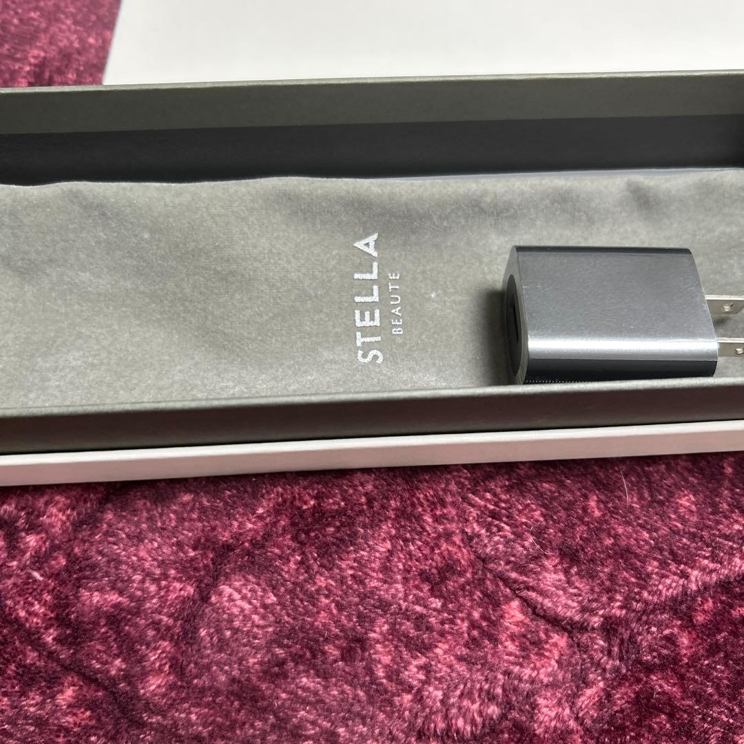 STELLA BEAUTE 美顔器 シルバー 充電ケーブル付き