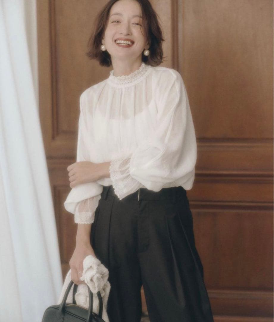 ホワイトシフォン長袖シャツ