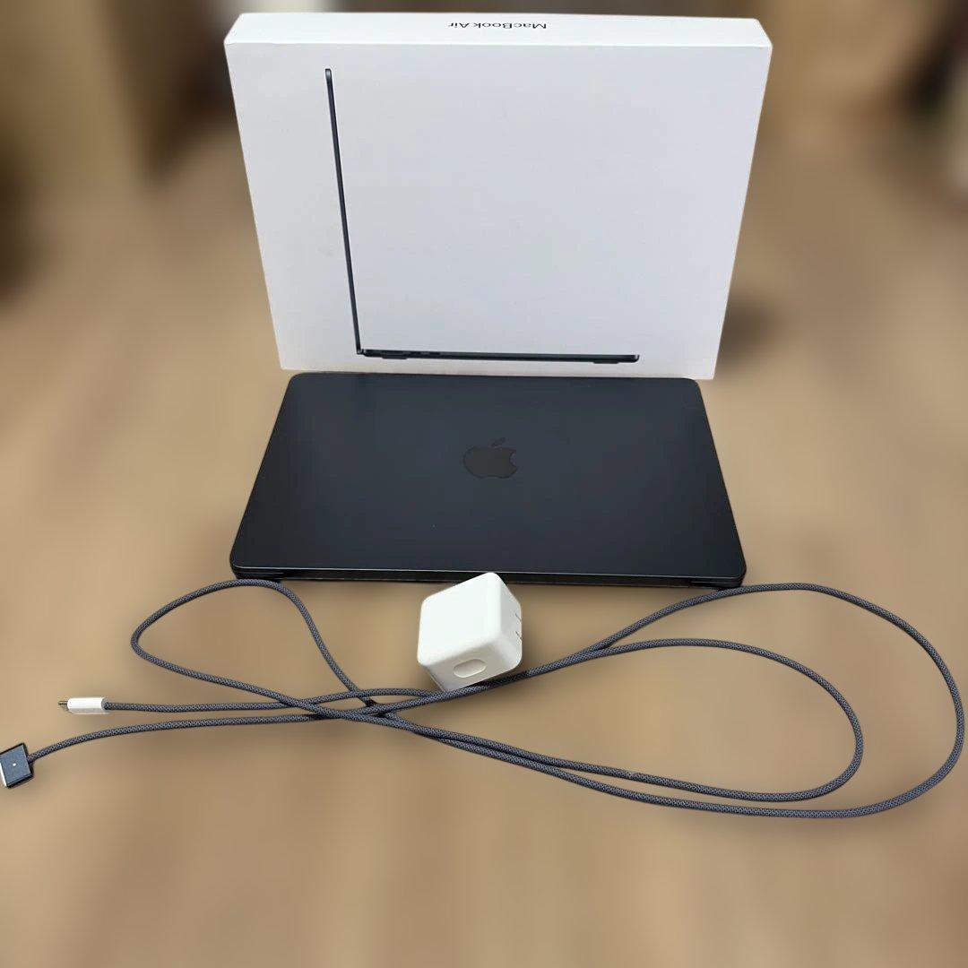 Macbook air　M2 16GB 512GB　ミッドナイト