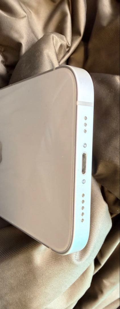 Apple iPhone 13 スターライト 本体　126GB SIMフリー