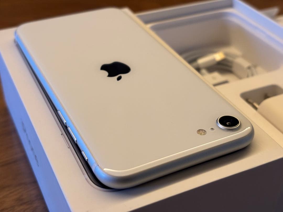 ⭐️iPhone SE 第2世代 64GB ホワイト SIMフリー⭐️超美品⭐️
