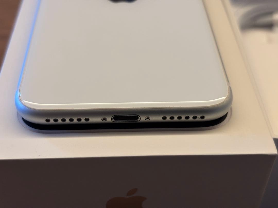 ⭐️iPhone SE 第2世代 64GB ホワイト SIMフリー⭐️超美品⭐️