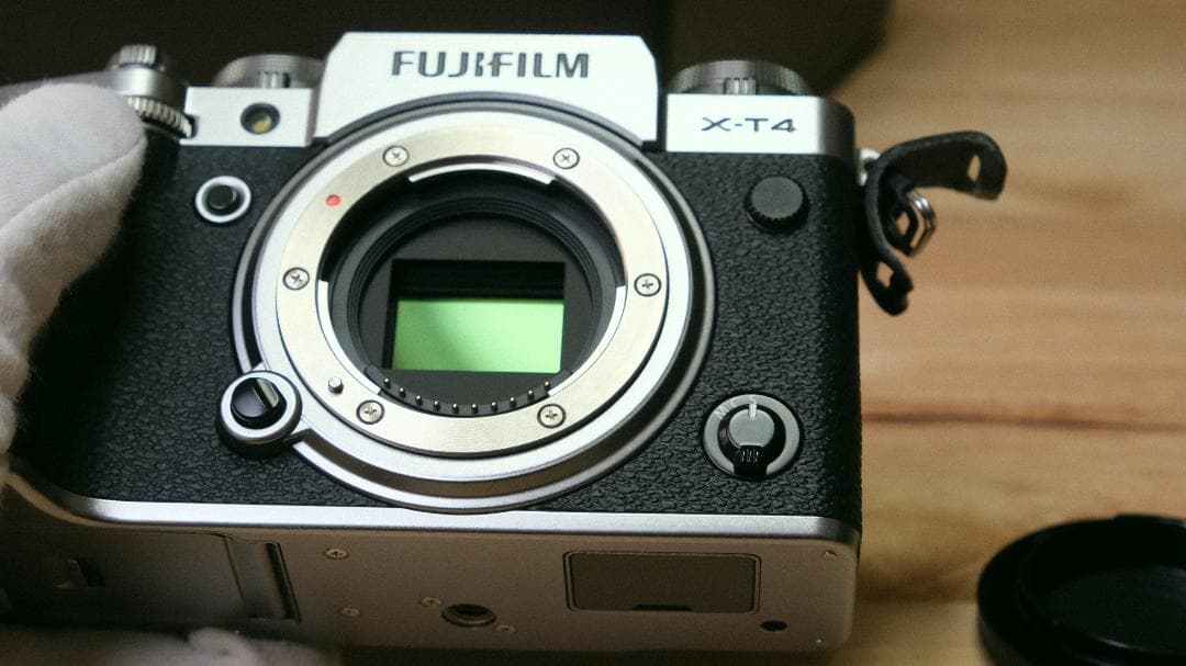 【修理点検済】FUJIFILM (フジフイルム) X-T4 ボディ　シルバー