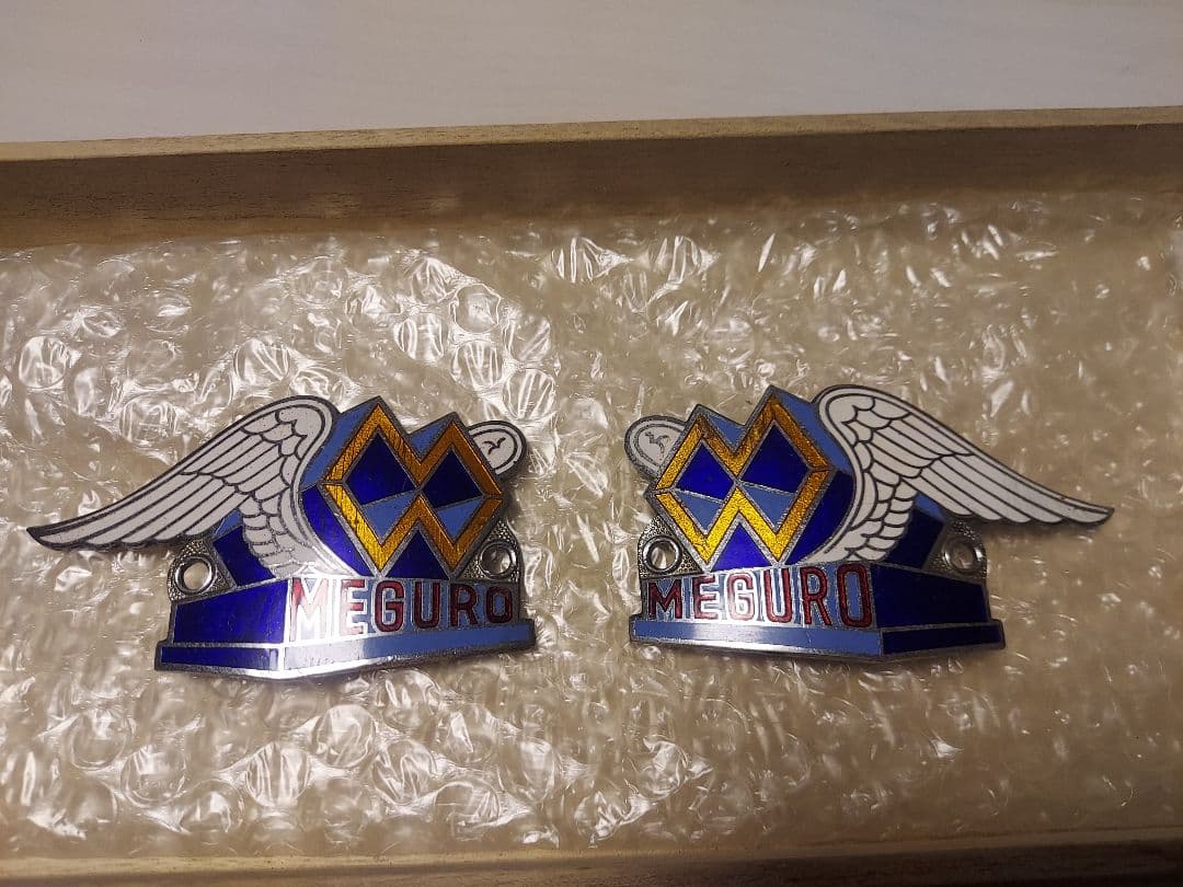【美品】MEGURO ウィングエンブレム 2個 + ピンバッジ　セット
