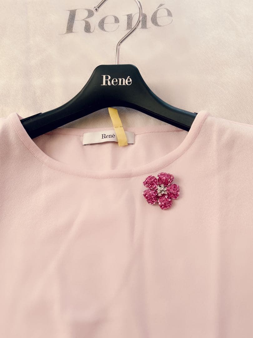 Rene2025 お袖フラワー♡パールボタン 長袖ニット34 ピンク