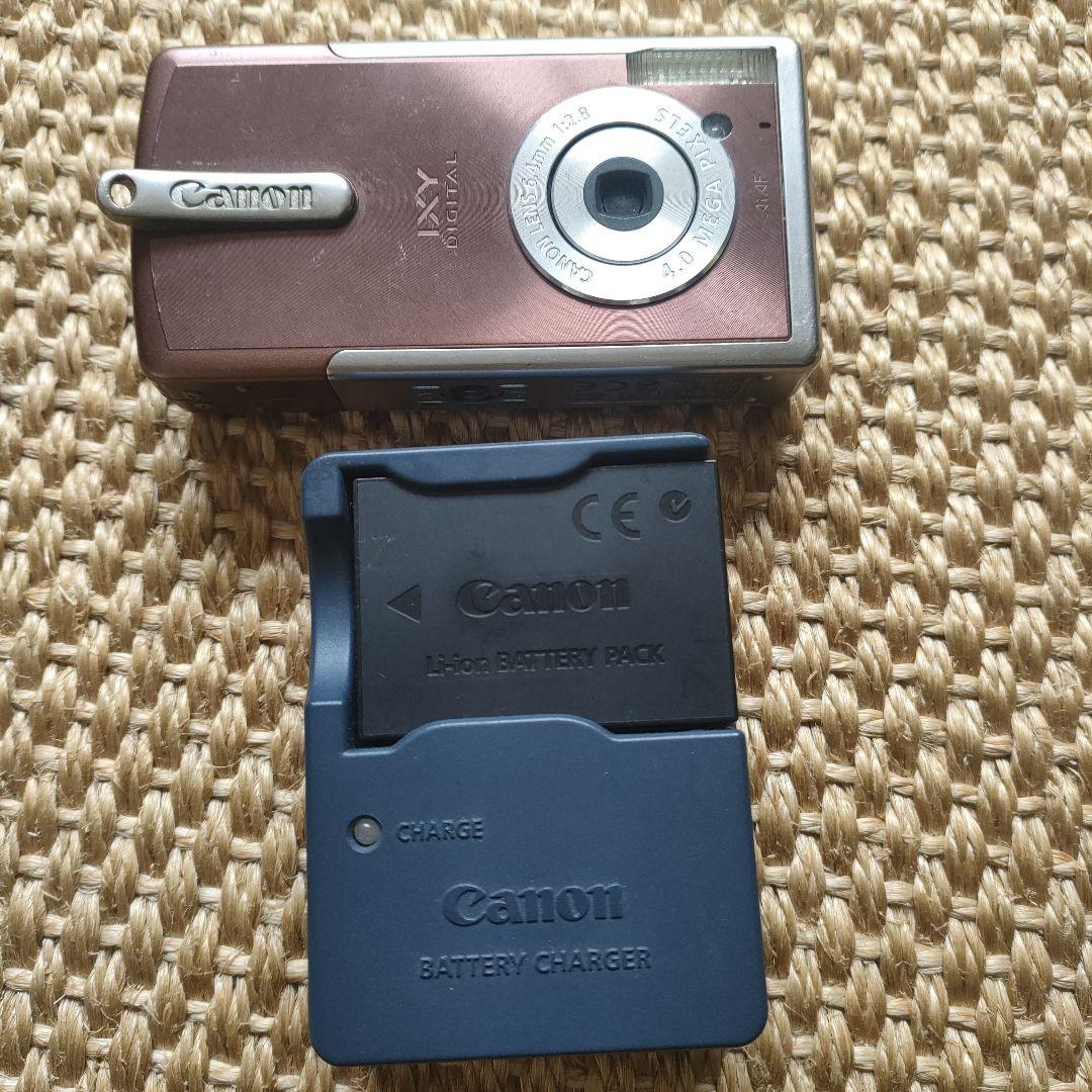 Canon IXY デジタルカメラと充電器セット